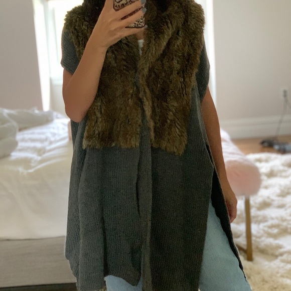 Sweater vest - Picture 8 of 9